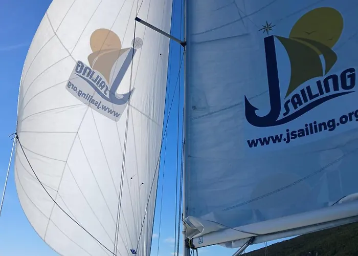 Πλωτό κατάλυμα Starship Jsailing